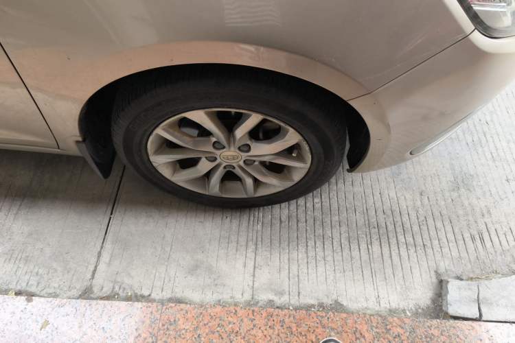 Used Geely Auto Emgrand GL 2017 1.3T Manual Elite Model Right Front Wheel Hub