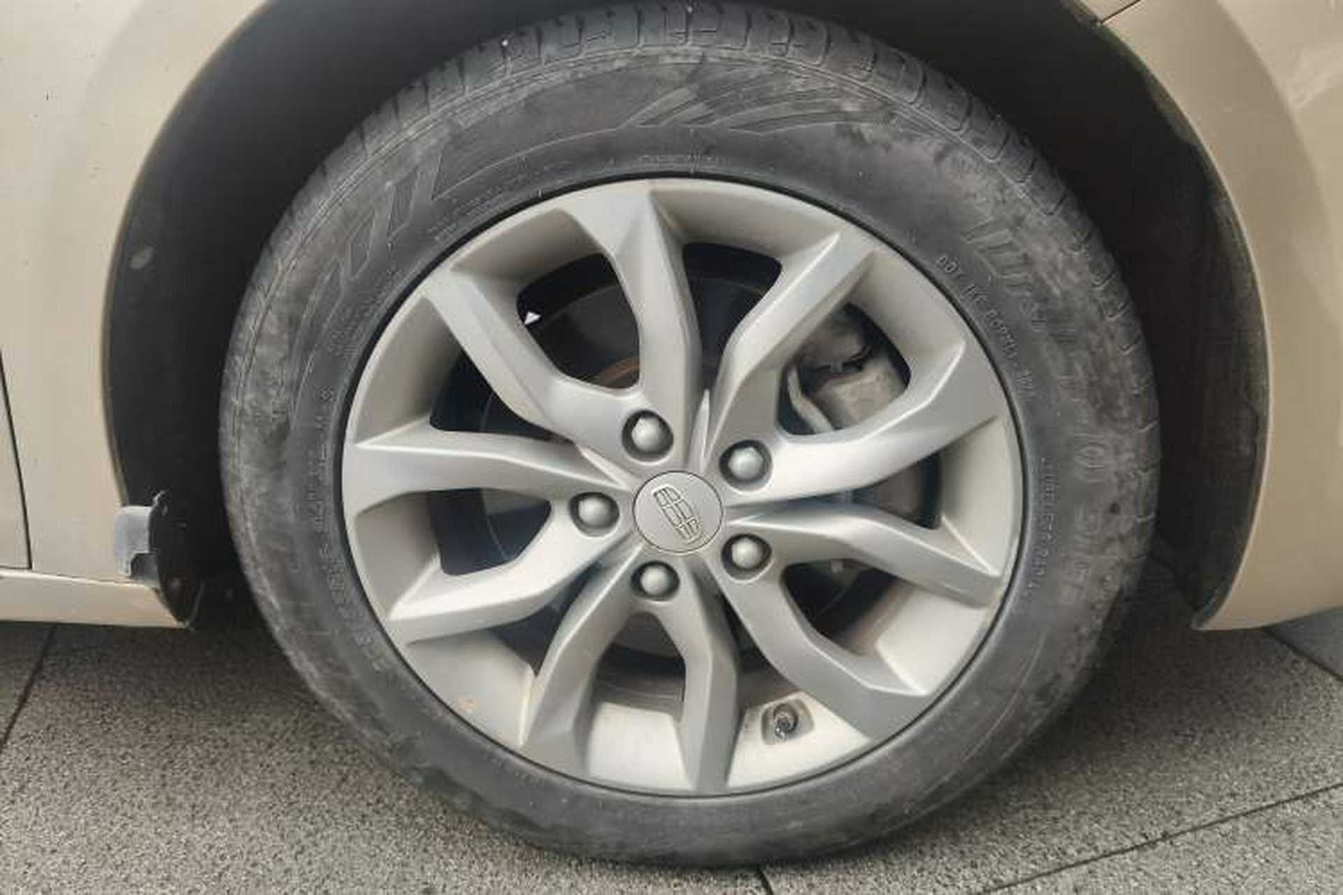 Used Geely Auto Emgrand GL 2017 1.3T Manual Elite Model Right Front Wheel Hub