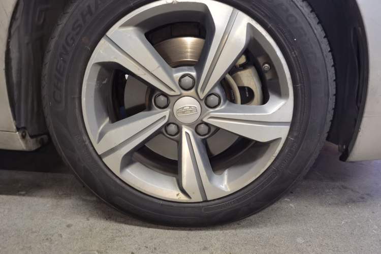 Used Geely Auto Emgrand GL 2017 1.8L Manual Elite Model Right Front Wheel Hub
