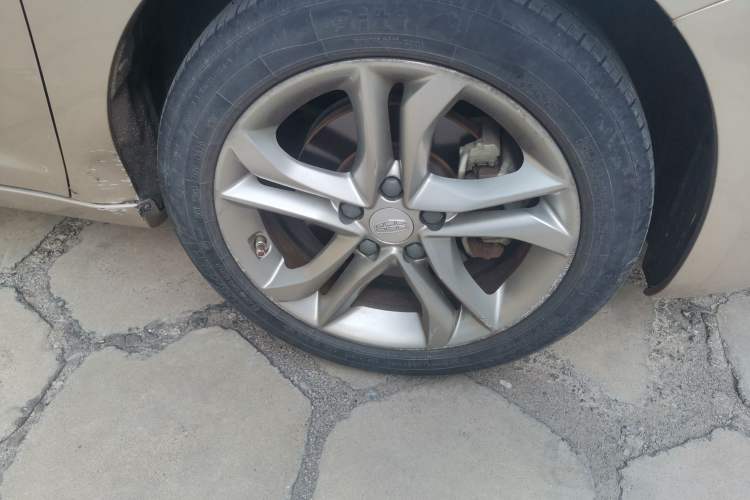 Used Geely Auto Emgrand GL 2017 1.3T DCT Luxury Model Right Front Wheel Hub