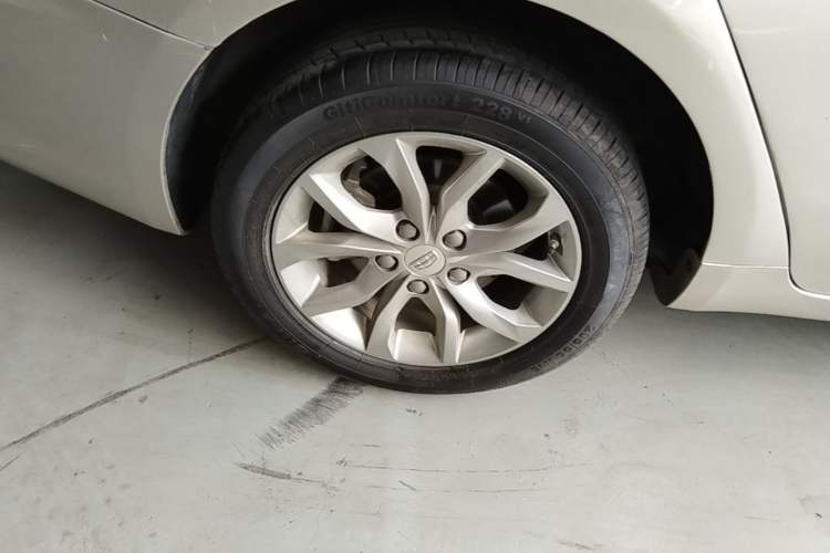 Used Geely Auto Emgrand GL 2017 1.8L DCT Elite Model Right Rear Wheel Hub