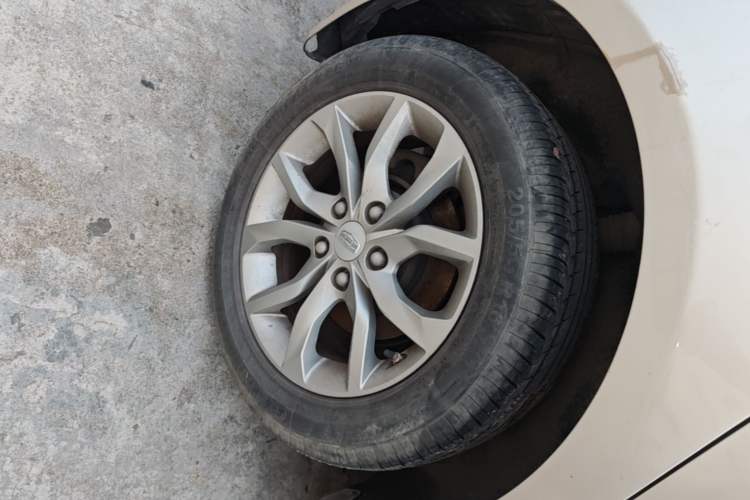 Used Geely Auto Emgrand GL 2017 1.3T Manual Elite Model Right Rear Wheel Hub