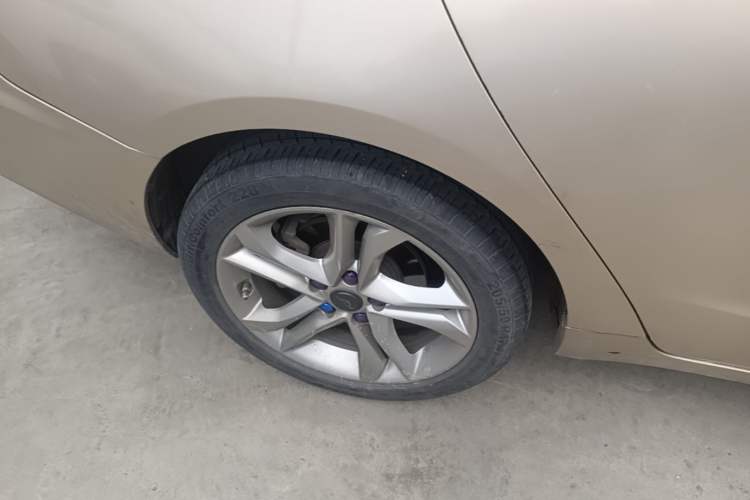Used Geely Auto Emgrand GL 2017 1.3T DCT Luxury Model Right Rear Wheel Hub