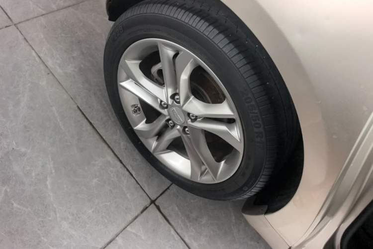 Used Geely Auto Emgrand GL 2017 1.3T DCT Luxury Model Right Rear Wheel Hub