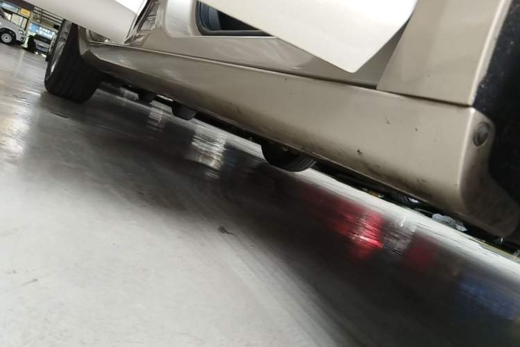 Used Geely Auto Emgrand GL 2017 1.8L DCT Elite Model Right Side Sill