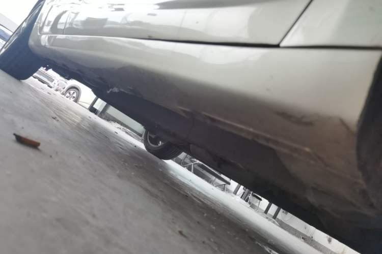 Used Geely Auto Emgrand GL 2017 1.3T DCT Luxury Model Right Side Sill