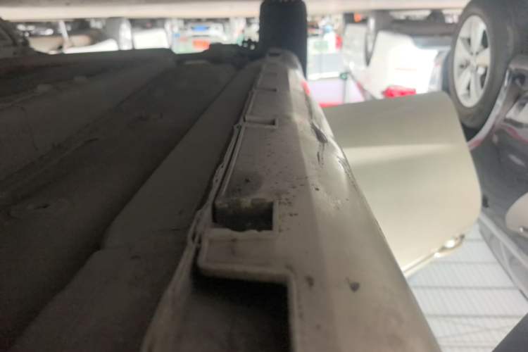 Used Geely Auto Emgrand GL 2017 1.3T DCT Luxury Model Right Side Sill