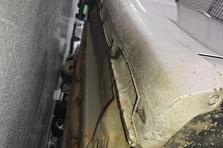 Used Geely Auto Emgrand GL 2017 1.8L Manual Elite Model Right Side Sill