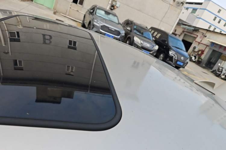 Used Geely Auto Emgrand GL 2017 1.3T Manual Elite Model Roof
