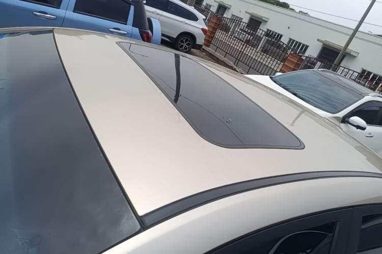 Used Geely Auto Emgrand GL 2017 1.3T DCT Luxury Model Roof