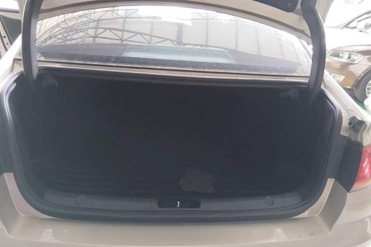 Used Geely Auto Emgrand GL 2017 1.8L DCT Elite Model Trunk