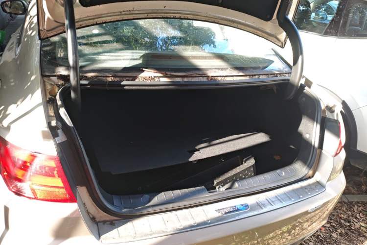 Used Geely Auto Emgrand GL 2017 1.8L Manual Elite Model Trunk