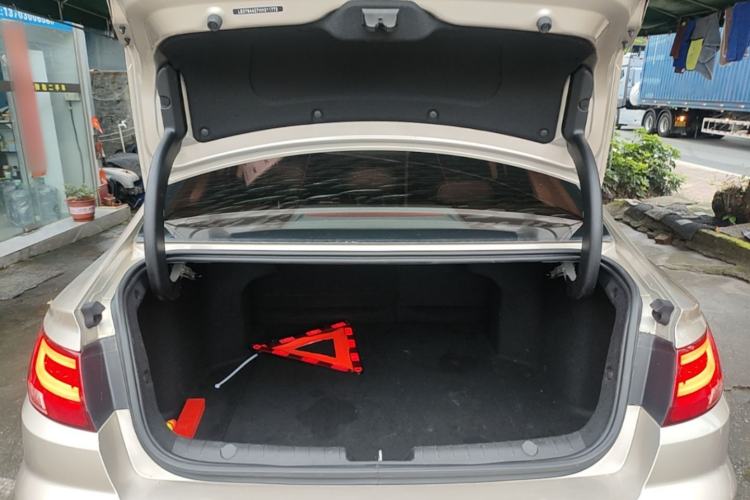 Used Geely Auto Emgrand GL 2017 1.8L DCT Elite Model Trunk