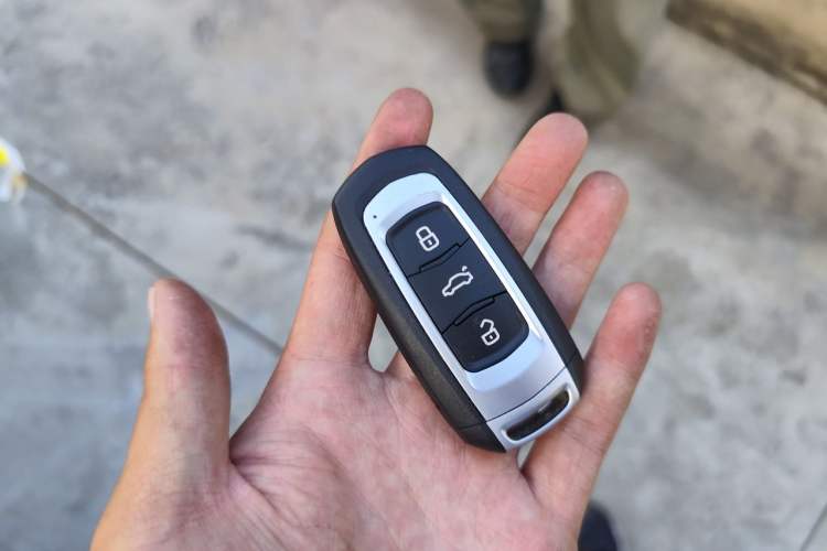 Used Geely Auto Emgrand GL 2017 1.3T Manual Elite Model Vehicle Key