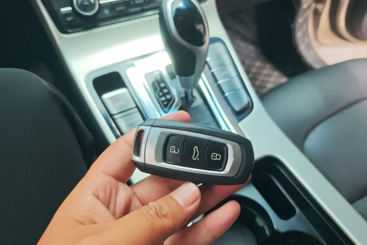 Used Geely Auto Emgrand GL 2017 1.8L DCT Elite Model Vehicle Key