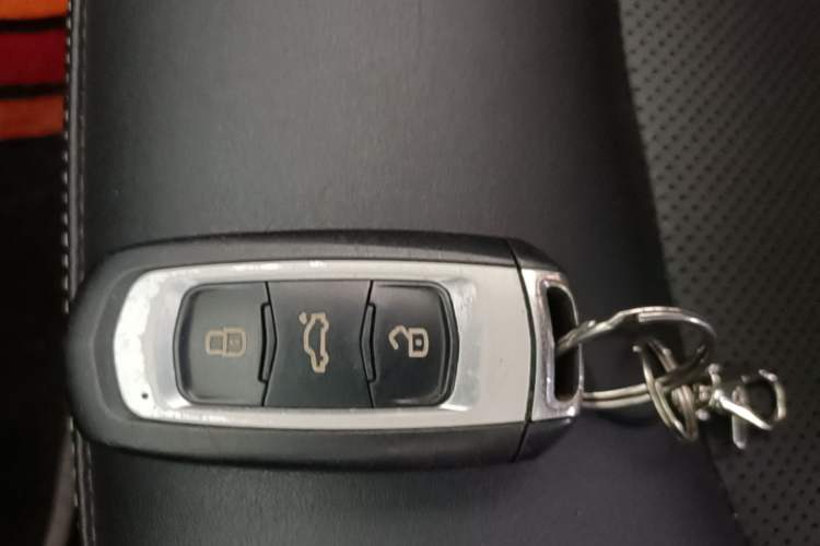 Used Geely Auto Emgrand GL 2017 1.8L Manual Elite Model Vehicle Key