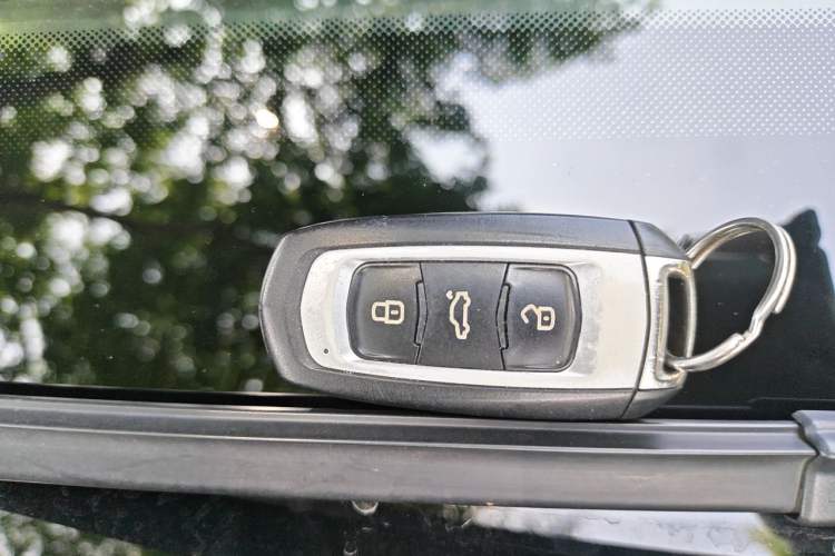 Used Geely Auto Emgrand GL 2017 1.8L Manual Elite Model Vehicle Key