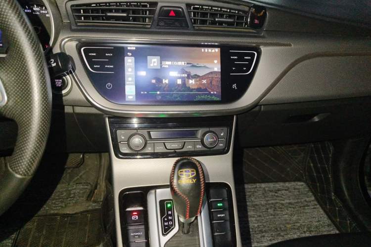 Used Geely Auto Emgrand GL 2018 1.4T DCT Prestige Smart Connectivity Version Audio And AC Panel