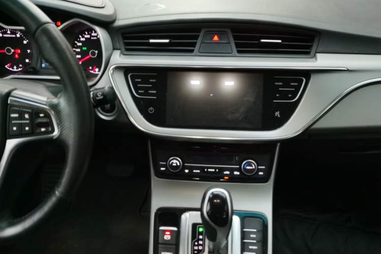 Used Geely Auto Emgrand GL 2018 1.8L DCT Elite Smart Connectivity Version Audio And AC Panel