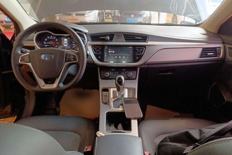 Used Geely Auto Emgrand GL 2018 1.8L DCT Elite Smart Connectivity Version Center Console