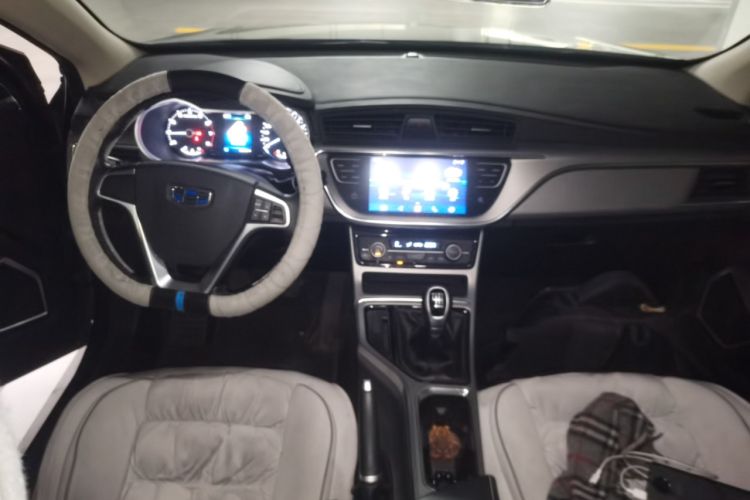 Used Geely Auto Emgrand GL 2018 1.8L Manual Elite Smart Connectivity Version Center Console