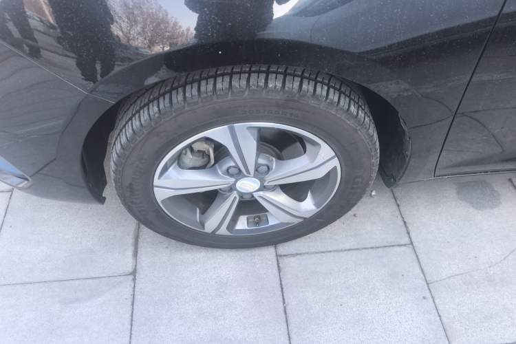 Used Geely Auto Emgrand GL 2018 1.4T DCT Elite Smart Connectivity Version Exterior 2
