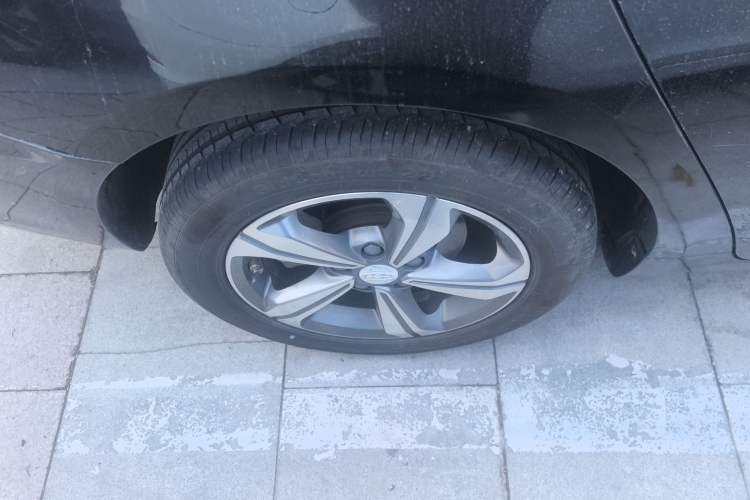 Used Geely Auto Emgrand GL 2018 1.4T DCT Elite Smart Connectivity Version Exterior 3