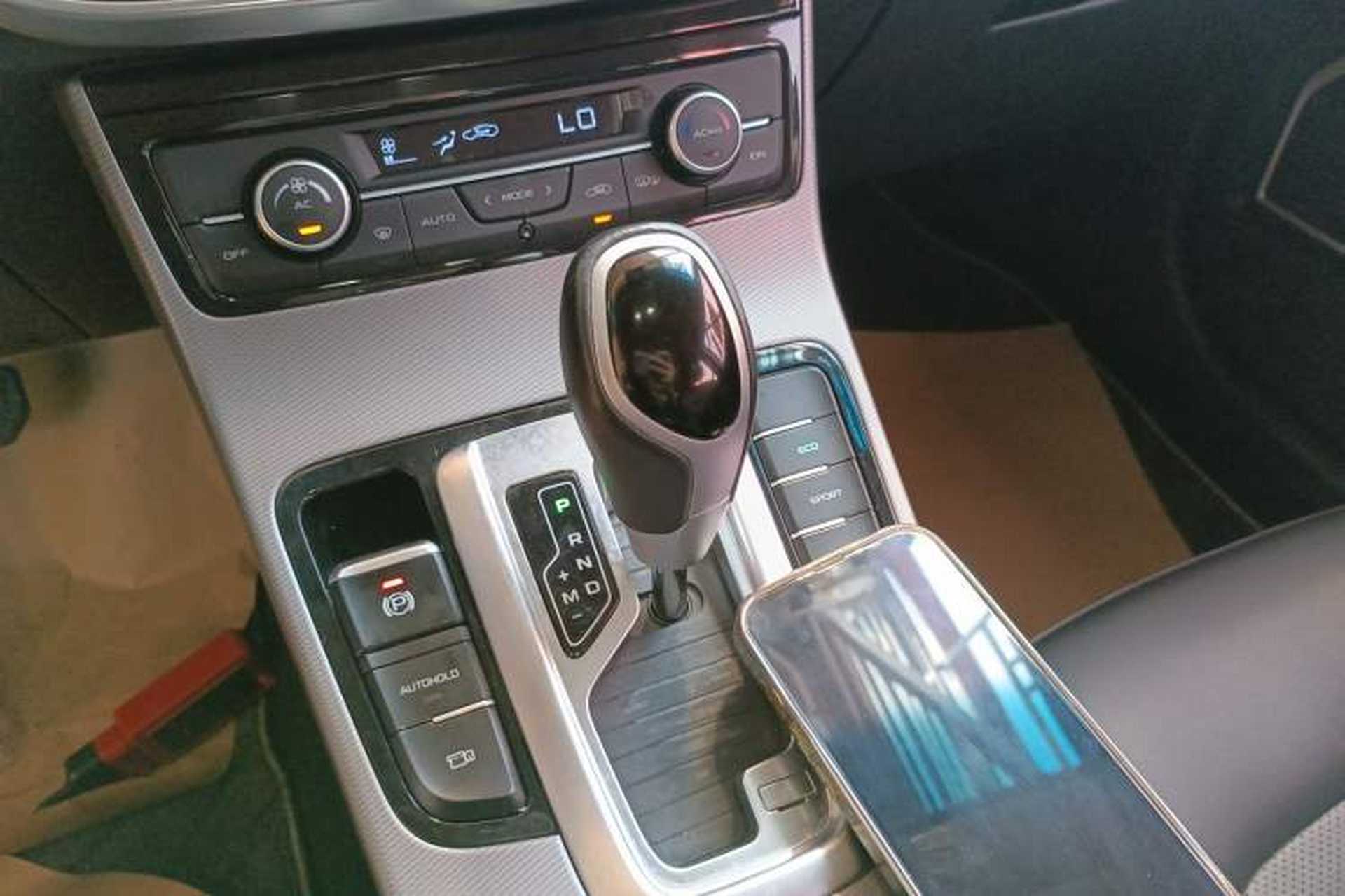 Used Geely Auto Emgrand GL 2018 1.8L DCT Elite Smart Connectivity Version Gear Lever