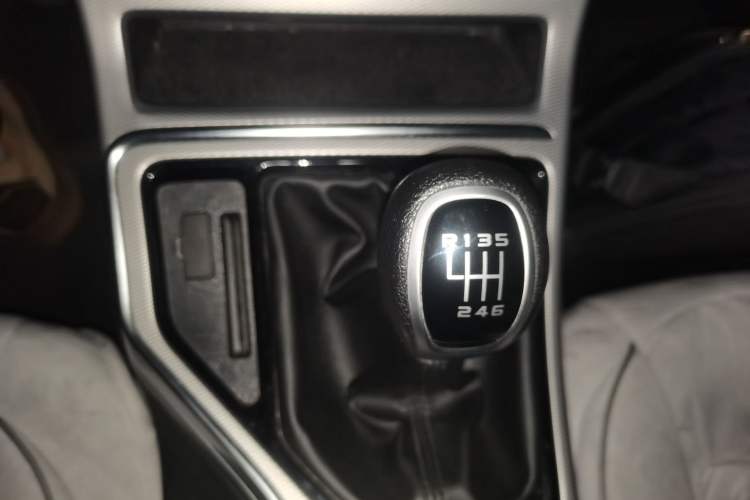 Used Geely Auto Emgrand GL 2018 1.8L Manual Elite Smart Connectivity Version Gear Lever
