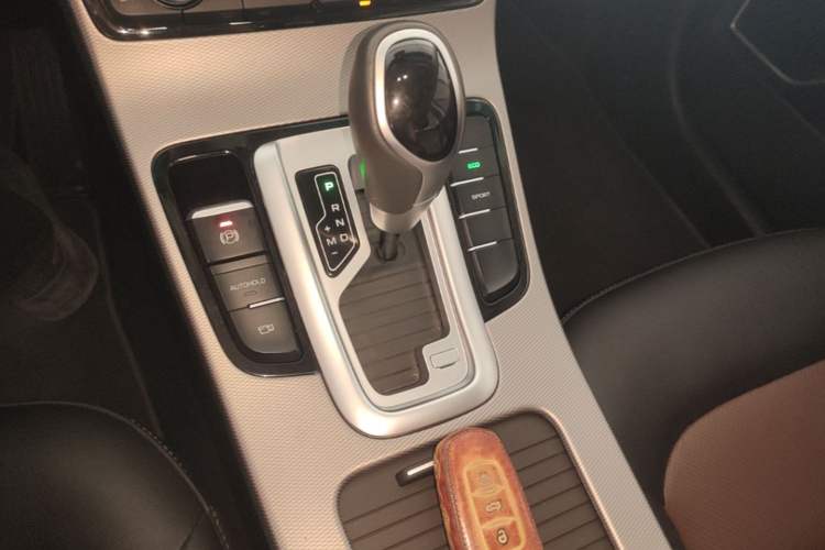 Used Geely Auto Emgrand GL 2018 1.4T DCT Prestige Smart Connectivity Version Gear Lever