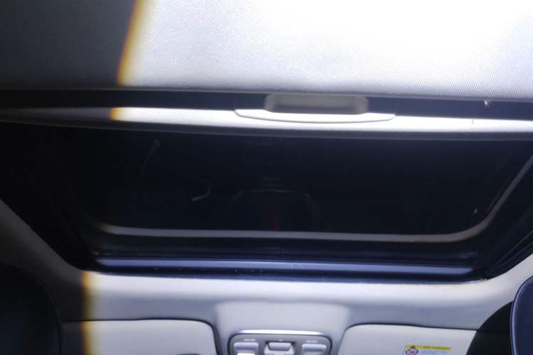 Used Geely Auto Emgrand GL 2018 1.4T Manual Elite Smart Connectivity Version Headliner