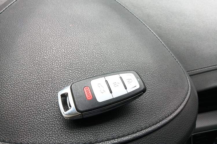 Used Geely Auto Emgrand GL 2018 1.4T DCT Elite Smart Connectivity Version Interior 1