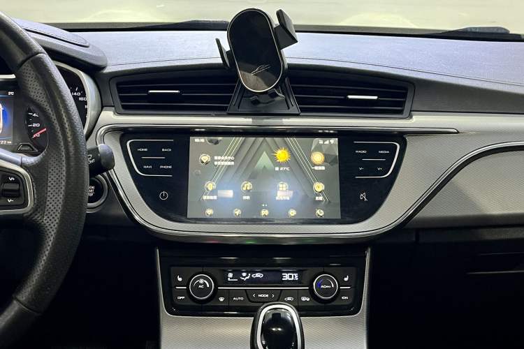 Used Geely Auto Emgrand GL 2018 1.4T DCT Prestige Smart Connectivity Version Interior 4