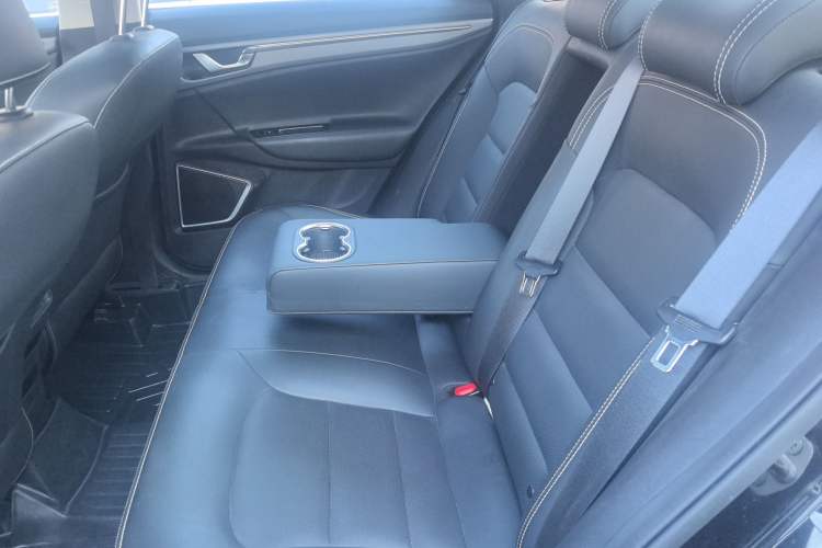 Used Geely Auto Emgrand GL 2018 1.4T DCT Elite Smart Connectivity Version Interior 4