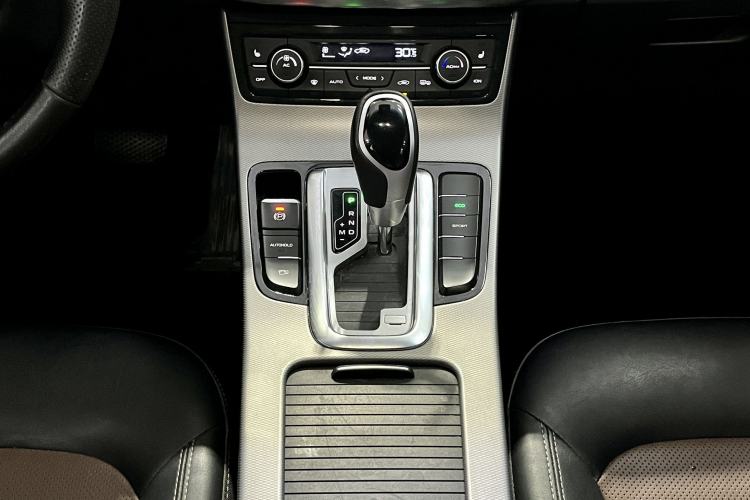 Used Geely Auto Emgrand GL 2018 1.4T DCT Prestige Smart Connectivity Version Interior 5