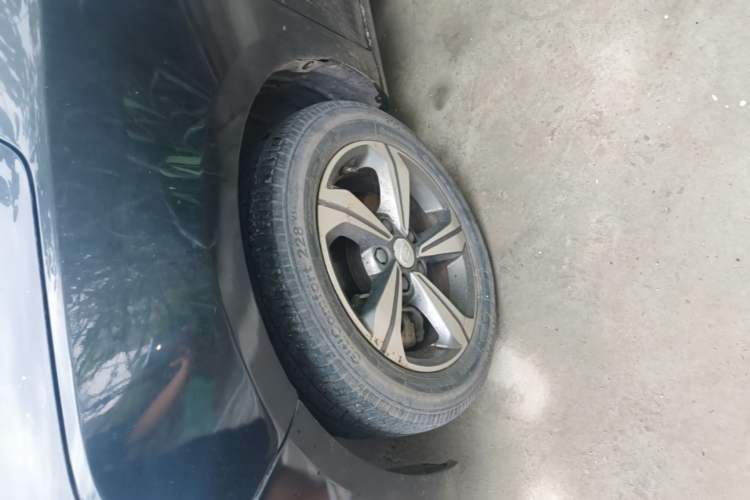 Used Geely Auto Emgrand GL 2018 1.8L DCT Elite Smart Connectivity Version Left Front Wheel Hub