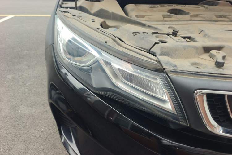 Used Geely Auto Emgrand GL 2018 1.8L Manual Elite Smart Connectivity Version Right Front Headlight