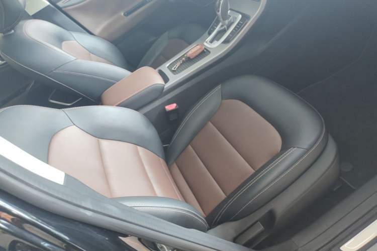 Used Geely Auto Emgrand GL 2018 1.4T DCT Prestige Smart Connectivity Version Right Front Seat