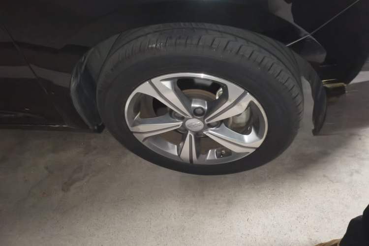 Used Geely Auto Emgrand GL 2018 1.8L Manual Elite Smart Connectivity Version Right Front Wheel Hub