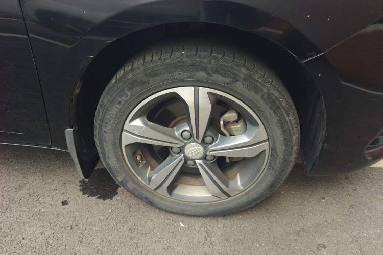 Used Geely Auto Emgrand GL 2018 1.8L Manual Elite Smart Connectivity Version Right Front Wheel Hub