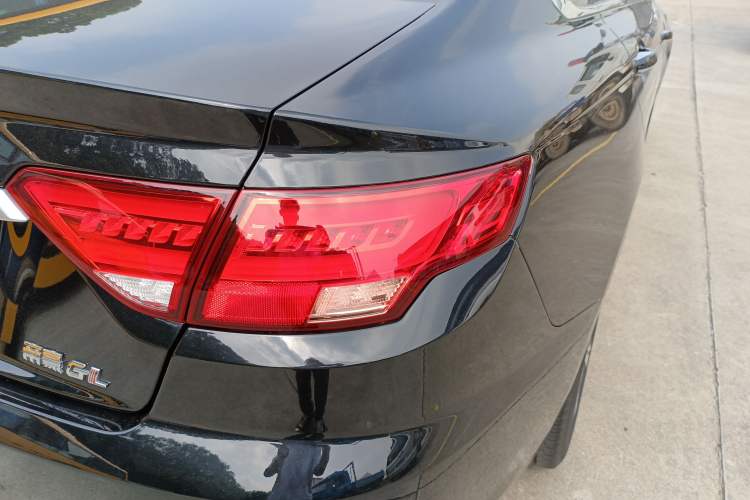 Used Geely Auto Emgrand GL 2018 1.8L DCT Elite Smart Connectivity Version Right Rear Taillight