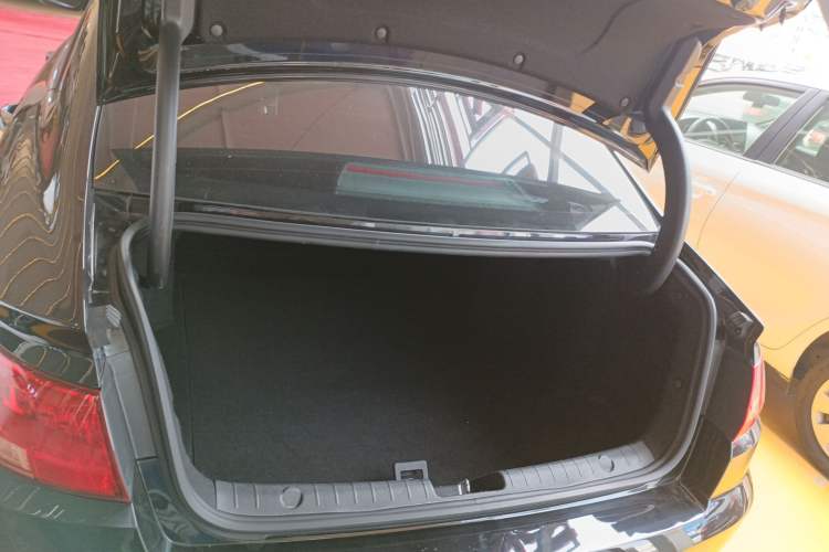 Used Geely Auto Emgrand GL 2018 1.8L DCT Elite Smart Connectivity Version Trunk