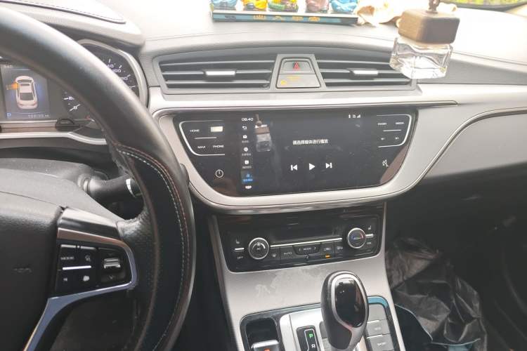 Used Geely Auto Emgrand GL 2018 1.4T DCT Prestige Smart Connectivity Version Audio And AC Panel