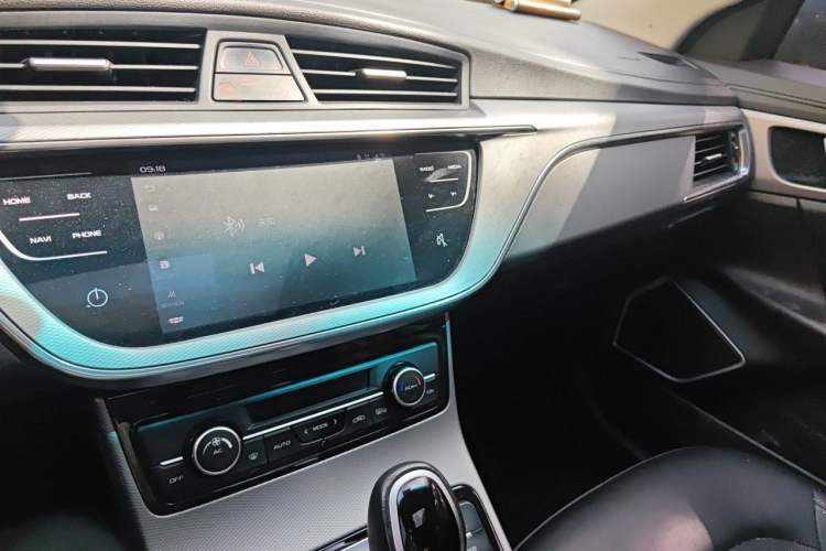 Used Geely Auto Emgrand GL 2018 1.4T DCT Elite Smart Connectivity Version Audio And AC Panel