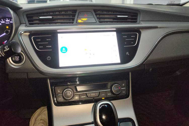 Used Geely Auto Emgrand GL 2018 1.4T DCT Prestige Smart Connectivity Version Audio And AC Panel