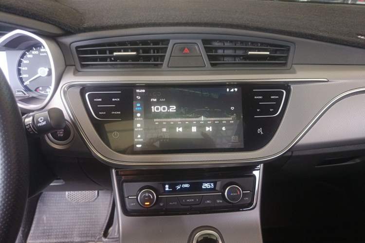 Used Geely Auto Emgrand GL 2018 1.4T DCT Elite Smart Connectivity Version Audio And AC Panel