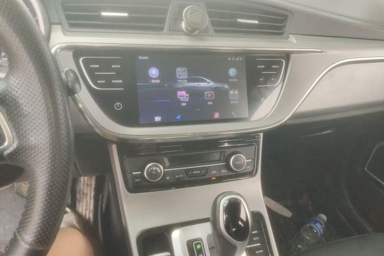 Used Geely Auto Emgrand GL 2018 1.8L DCT Elite Smart Connectivity Version Audio And AC Panel