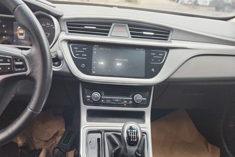 Used Geely Auto Emgrand GL 2018 1.8L Manual Elite Smart Connectivity Version Audio And AC Panel