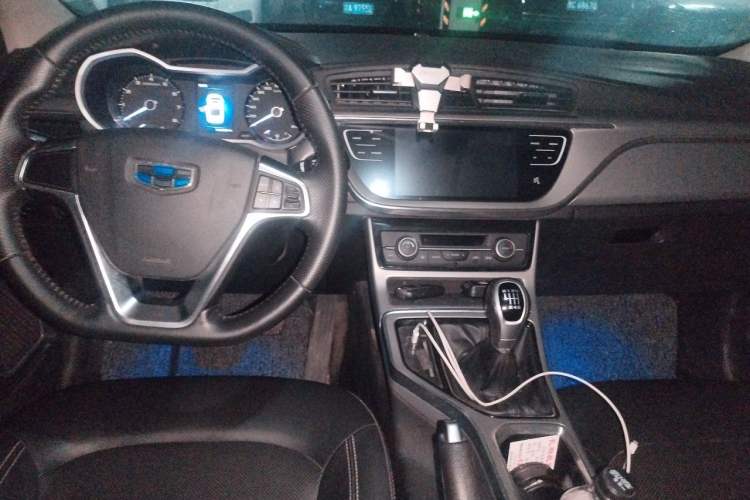 Used Geely Auto Emgrand GL 2018 1.4T Manual Elite Smart Connectivity Version Center Console
