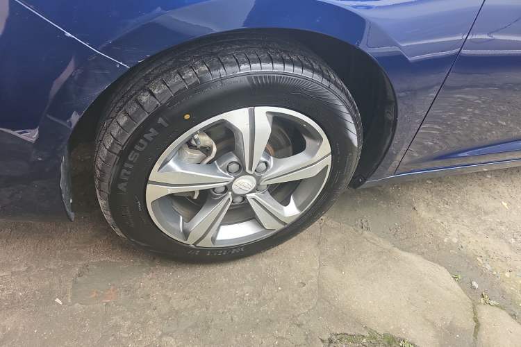 Used Geely Auto Emgrand GL 2018 1.4T DCT Elite Smart Connectivity Version Exterior 4